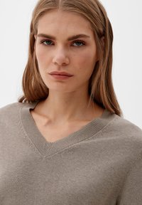 s.Oliver Strickpullover - hellbraun