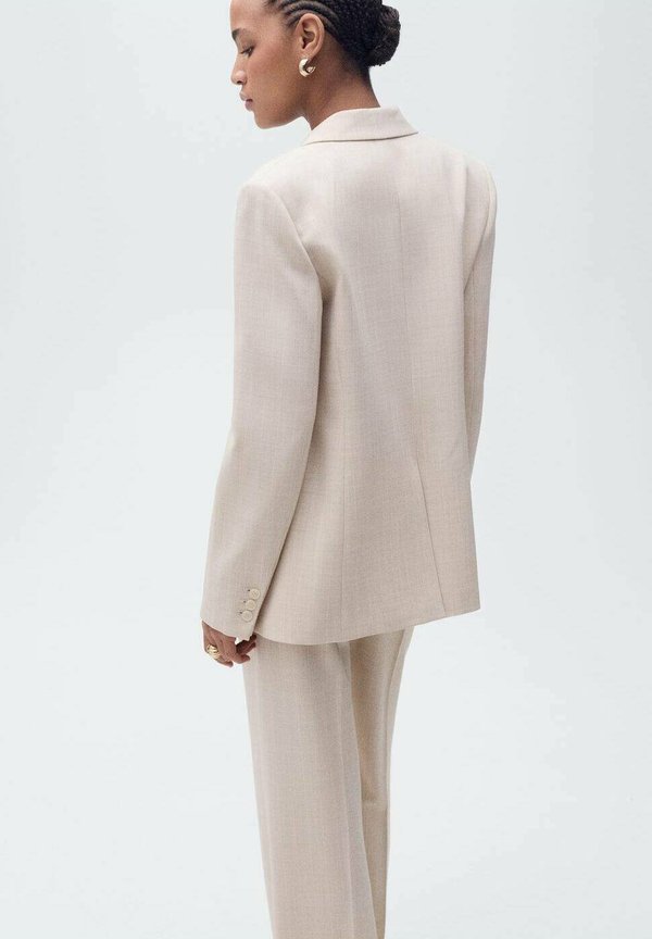 LOU - Blazer - nude2