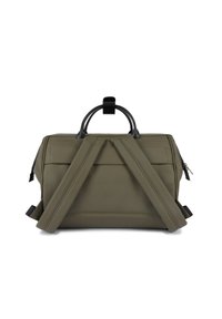 Zaino verde oliva con spallacci imbottiti, manico di trasporto nero e chiusure a zip, mostrato dal retro su uno sfondo bianco.