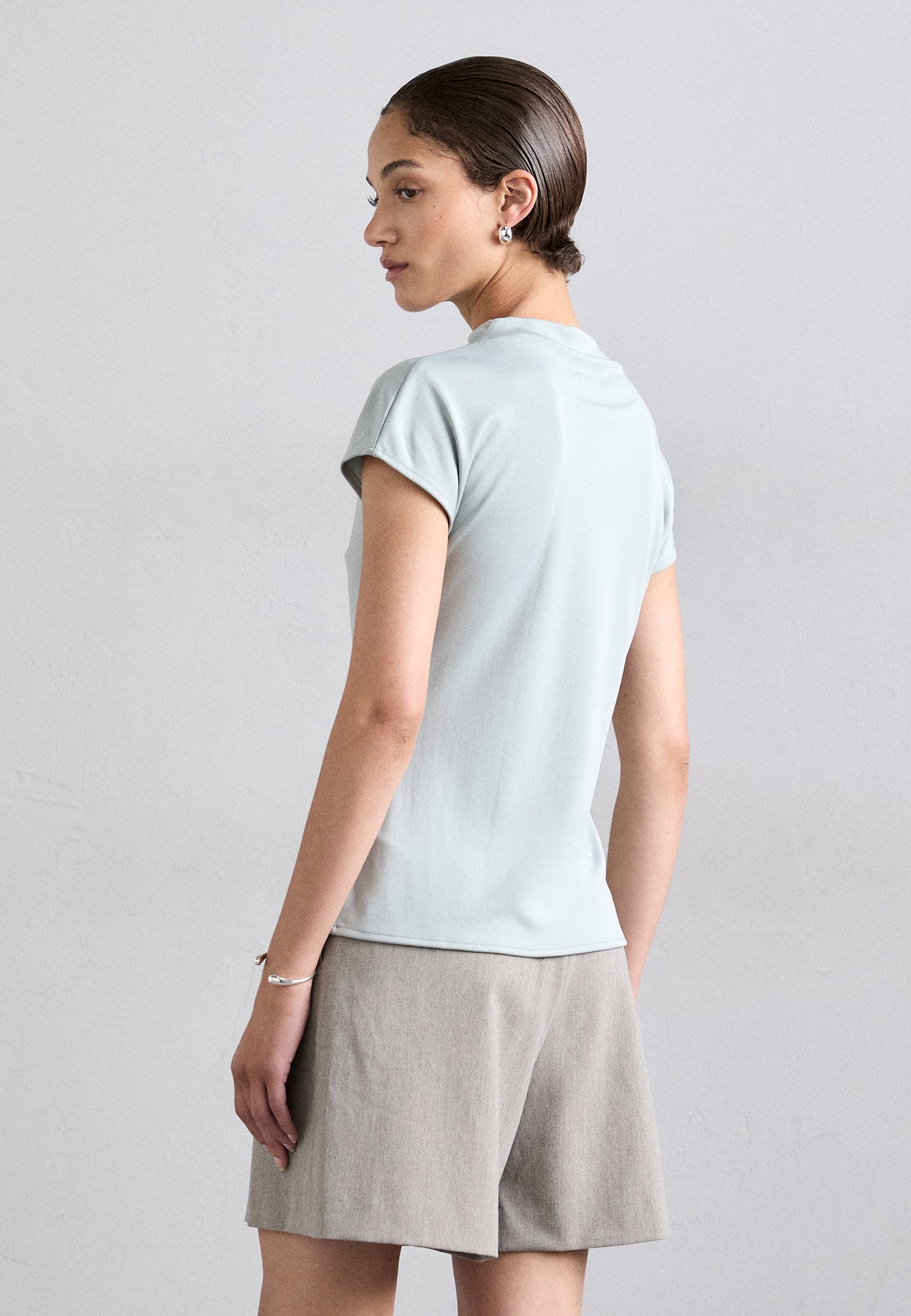 売れ筋商品|||タイガー オブ スウェーデン Tシャツ レディース トップス ALITTA - Basic T-shirt - pale green Alitta Cap-Sleeve Top | Tiger Of Sweden