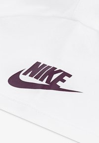 Nike Sportswear FUTURA TEE - Printtipaita - white