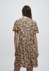 ICHI IHMARRAKECH - Vapaa-ajan mekko - structured flower mix1