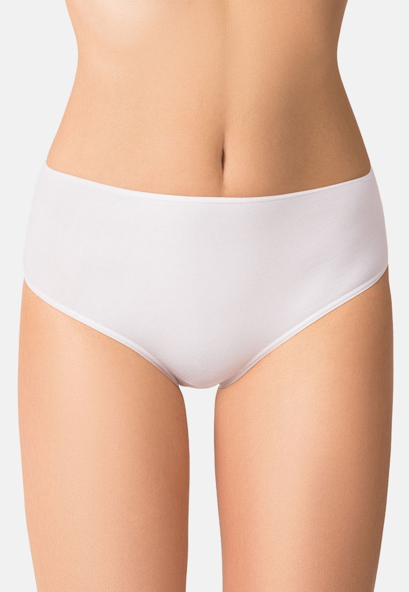 Valkoinen puuvillabikini-tyylinen alushousu, jossa on sileä pinta, korkea vyötärö ja minimalismi, eikä näkyviä saumoja tai kuvioita.