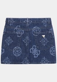 Donkerblauwe denim minirok met lichtblauwe bloemmotieven. Voorzien van twee achterzakken en een zilveren merklogo accent op de rechterzak.