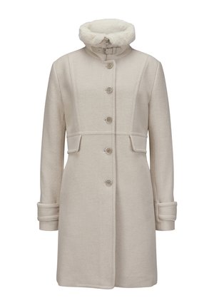 Cremefarbener Wollmantel mit fünf Knöpfen, Pattentaschen, Manschettenriemen und einem hohen Kragen, der mit weichem weißem Kunstfell und einer Schnalle gefüttert ist.