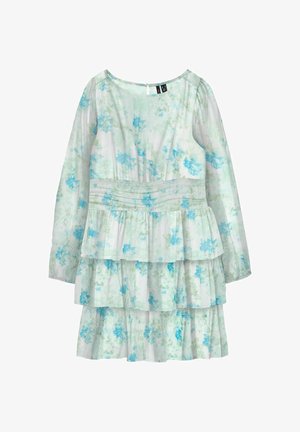 Rochie albă cu mânecă lungă, fustă stratificată și model floral bleu deschis, cu decolteu rotund și cusătură strâmtă în talie.