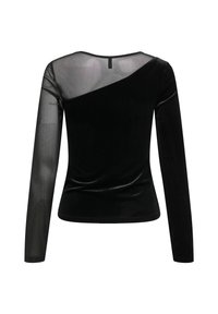Černý dámský top s dlouhými rukávy, vyrobený z sametové látky, s průhledným síťovaným detailem na jednom rameni a jedné rukávu, zobrazený zezadu.