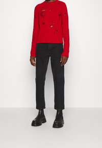 N°21 Pullover - red