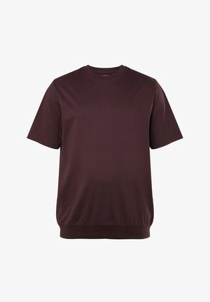 Bordeaux katoenen t-shirt met korte mouwen, een ronde hals en een licht gathered zoom. Subtiele branding aan de voorkant. Zachte textuur.