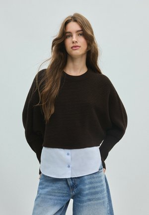 Stradivarius, MIXED-FABRIC BATWING KNIT JUMPER - Pullover - dark brown
