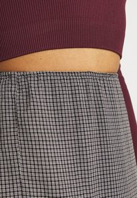 American Eagle Falda acampanada - grey