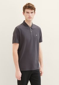 TOM TAILOR BASIC WITH CONTRAST - Pikeepaita - dark shadow