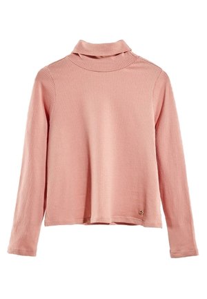 Lys lyserød ribbet langærmet rullekrave-top med en afslappet pasform og en lille guldbroderet emblem ved kanten. Blød tekstur.