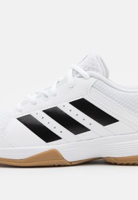 adidas Performance LIGRA 7 INDOOR - Treenikenkä - footwear white/core black