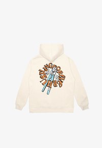 Kremfarget hettegenser med et stort grafisk motiv på baksiden som viser abstrakte verktøy og setningen "HUSTLING FOR SHIRTS" i oransje og blå.