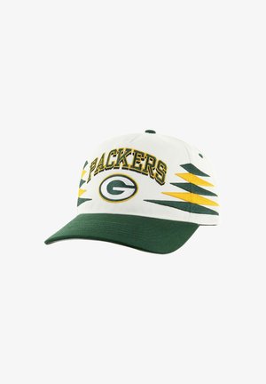 Weiße Baseballkappe mit grünem Schirm, "PACKERS" in Gelb bestickt, mit grünem Logo in der Mitte und gelben Akzentstreifen.