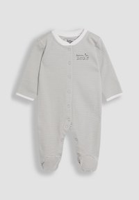 Grå randig overall med långa ärmar, vita mudd och tryckknappar. Har broderad text "född 2023" på framsidan. Mjuk tygkänsla.