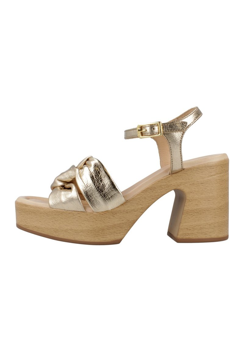 Sandali con plateau