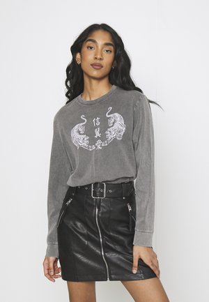 Long sleeved top - black