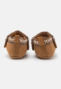 UGG BABY TASMAN AND BEANIE UNISEX - Esimesed jalatsid - chestnut