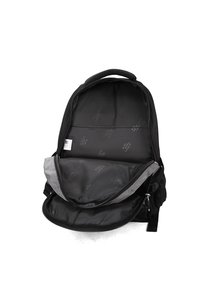 Zaino nero con apertura con zip, dotato di un interno liscio, più scomparti e una fodera grigia con motivi sottili.