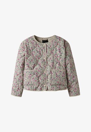 Veste féminine matelassée sans col avec motif floral rose et vert, boutons sur le devant, deux grandes poches avant et manches longues.