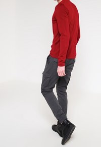 BOSS CASUAL Kapsáče - grey