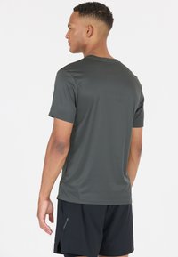 Endurance T-shirt till träning - grijs