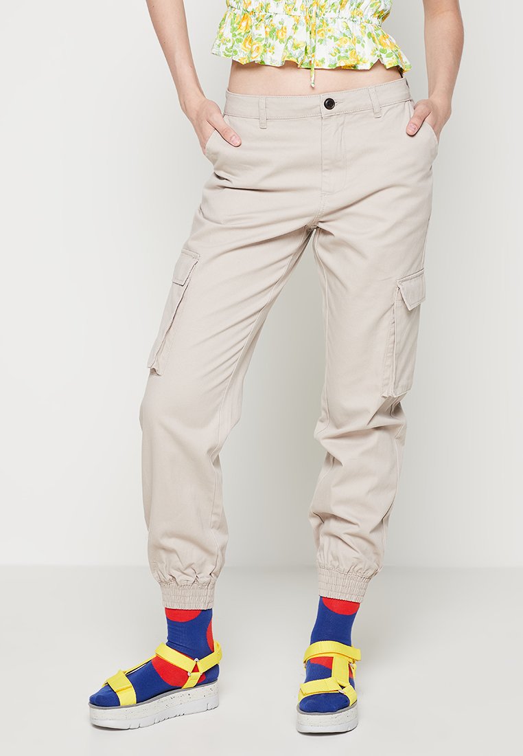 REGULAR FIT