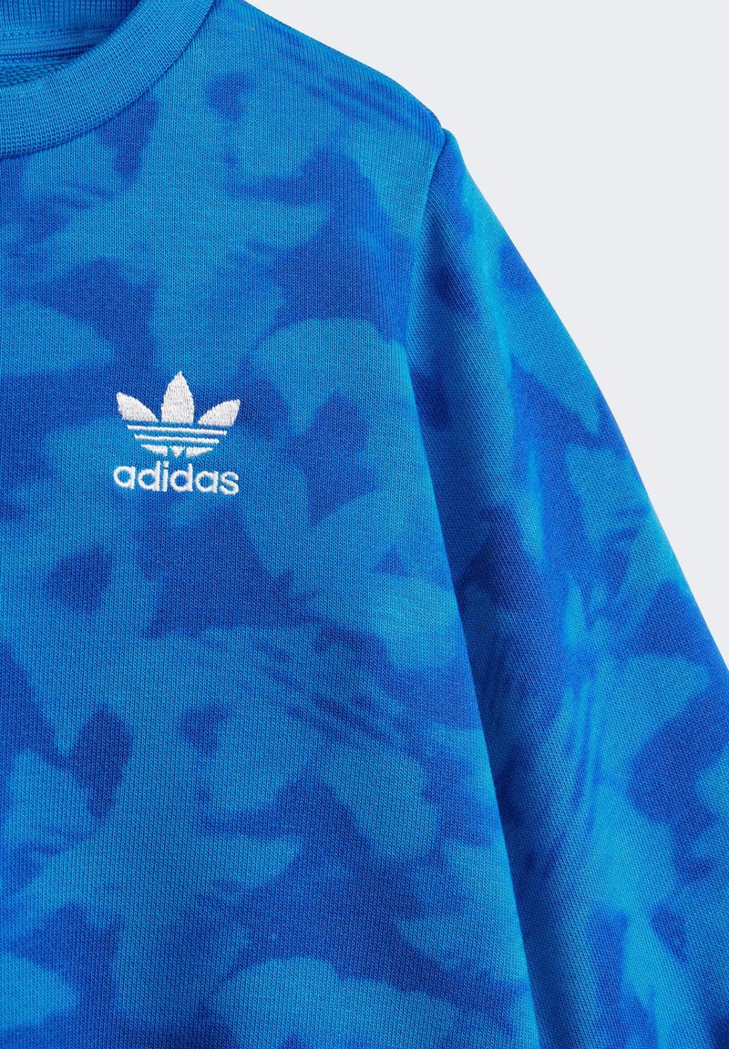 adidas Originals ALLOVER CREW SET - Trainingsanzug - blue bird semi lucid  blue/royal-meliert