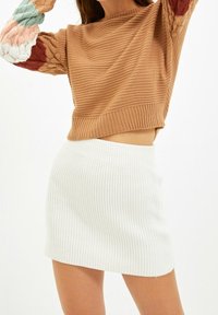 Trendyol Stickad tröja - brown