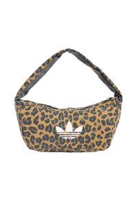 Lodrett leopardtrykt skulderveske med grå bunn og brune flekker. Inneholder en hvit logo og en glidelås lukking. Stoffet har en myk tekstur.