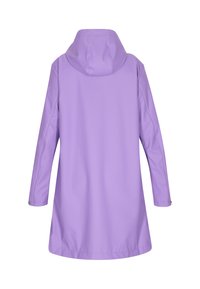 Lavanda kišna kabanica s kapuljačom, glatke teksture, dugih rukava i blago proširenog silueta, s minimalnim detaljima šavova.