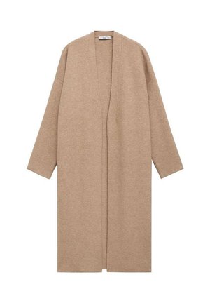 Larga cardigan de punto beige de frente abierto con mangas largas y sin cierres visibles, exhibida sobre un fondo blanco.