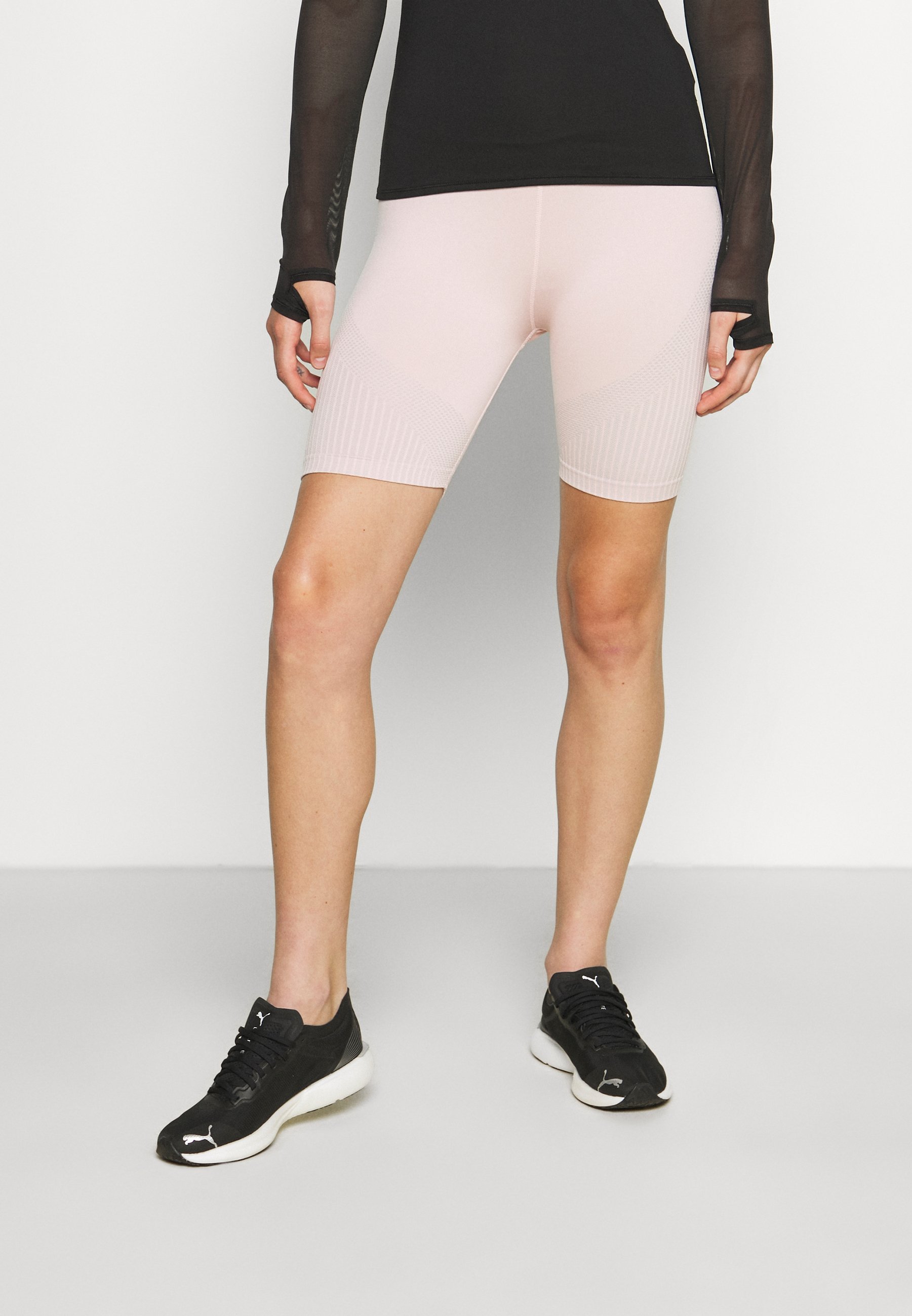 Puma TRAIN SEAMLESS SHORT - Leggings 
