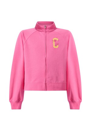 Giacca rosa con cerniera a tutta lunghezza, collo alto, maniche lunghe e piccolo motivo giallo con lettera "C" sul petto sinistro.