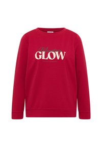 Červený svetr s dlouhým rukávem, na přední straně s nápisem "Mountain GLOW REACH HEIGHTS" v bílé a šedé barvě.