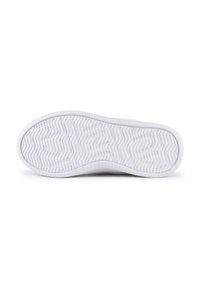 Semelle de chaussure blanche présentant un motif en zigzag texturé, des bords lisses et un bout arrondi. Conçue pour offrir adhérence et stabilité.
