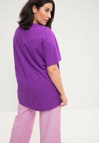 Studio Untold LONGLINE - T-shirt basic - plum