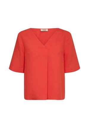 Bluza roșie cu mâneci scurte și decolteu în V, cu un detaliu subtil de suprapunere în față, realizată dintr-un material ușor.