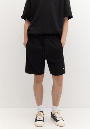 PULL&BEAR, JOGGER LOGO - BERMUDA SHORTS - Jogginghose - black