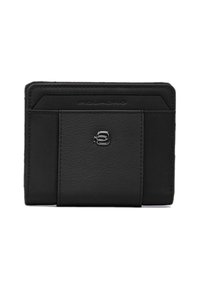 Schwarzer Lederkartenhalter mit strukturierter Oberfläche, vorderer Schlitztasche und silbernem Logodetail. Kompaktes rechteckiges Design mit genähten Kanten.