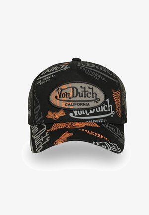 Schwarze Von Dutch California Trucker-Cap mit orange- und weißen Grafiken eines geflügelten Auges sowie wiederholten Marken-Textmustern.
