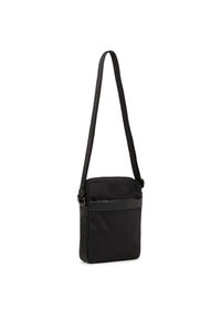 Borsa a tracolla nera realizzata in tessuto resistente, dotata di tasca frontale piatta, tracolla regolabile e design elegante e minimalista.