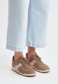 RYŁKO Sneakers basse - Sandy