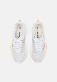 Saucony RIDE 17 - Scarpe da corsa su strada - white/peel