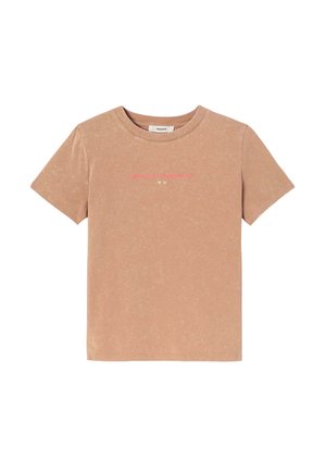 T-shirt en coton marron clair à manches courtes avec texte rose « amour toujours » et deux petites icônes de cœur sur la poitrine.