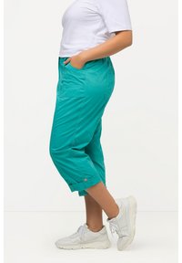 Ulla Popken 7/8 RETROUSSABLE POCHES - Kalhoty - classic turquoise