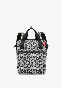 Unselected, leo nero