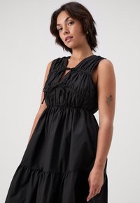 YAS Petite YASSASCHA DRESS CITY - Dnevna haljina - black